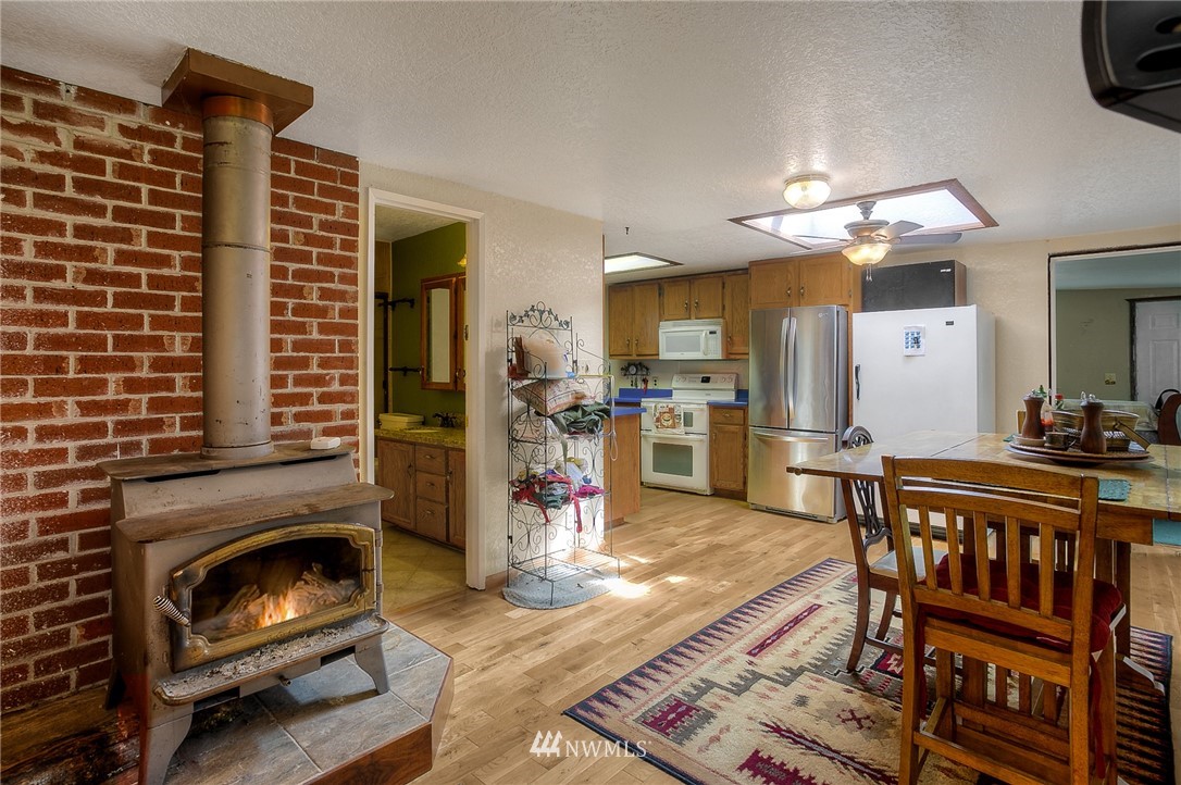 19205 Southeast 161st Street Renton, WA 98058 - Photo 12 of 34 Gallery Image 12