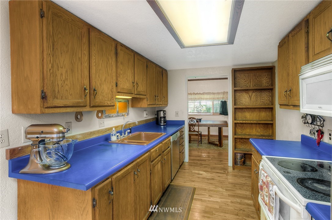 19205 Southeast 161st Street Renton, WA 98058 - Photo 9 of 34 Gallery Image 9