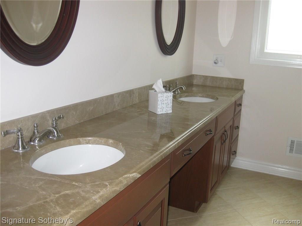 1606 North Kilburn Road Rochester, MI 48306 - Photo 22 of 27