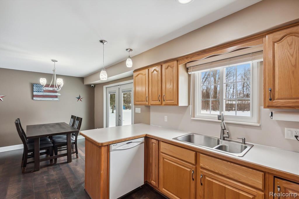 9481 Coldwater Road Flushing, MI 48433 - Photo 14 of 40