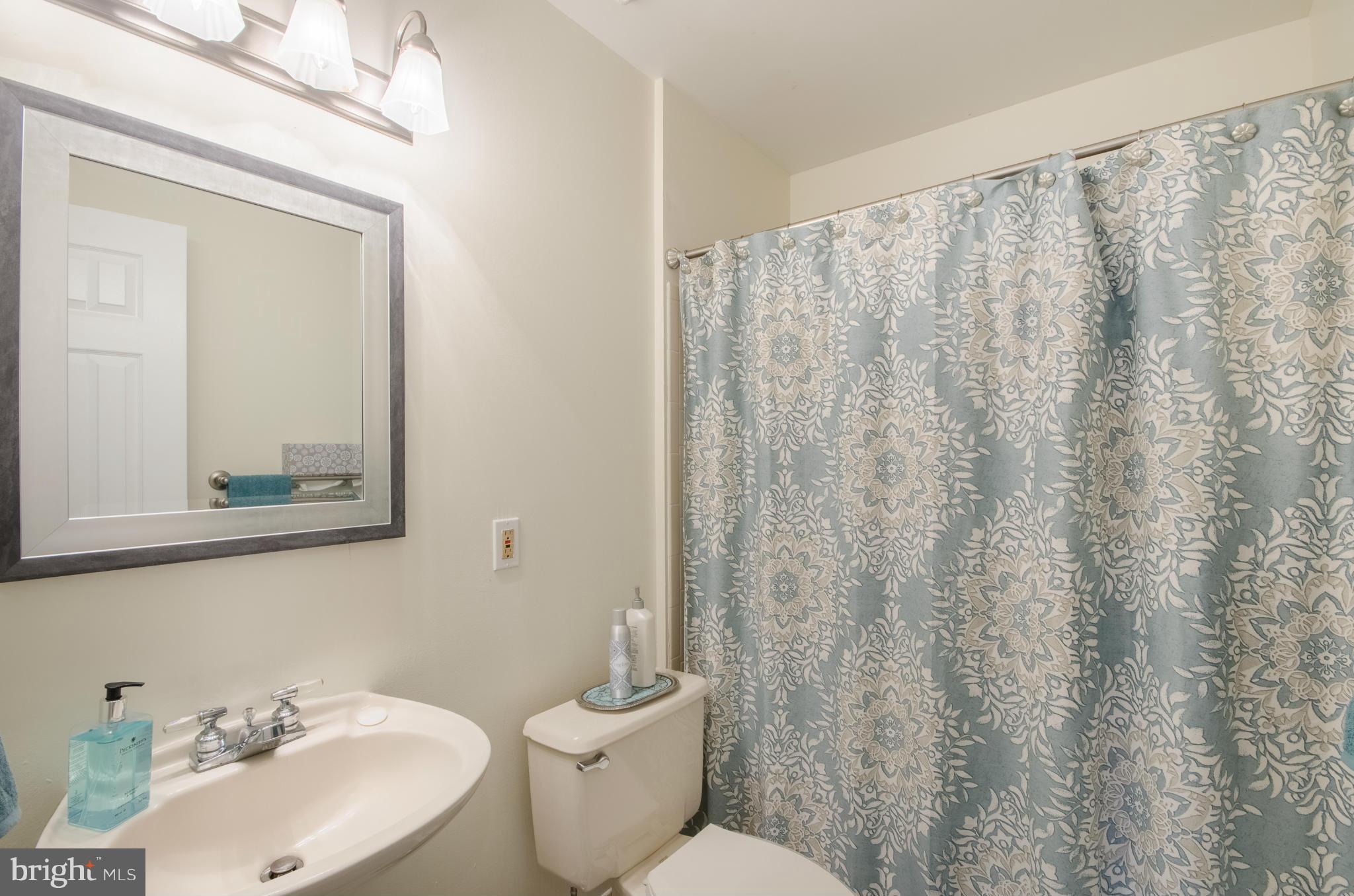 8931 Fort Hunt Road Alexandria, VA 22308 - Photo 13 of 30 Bath