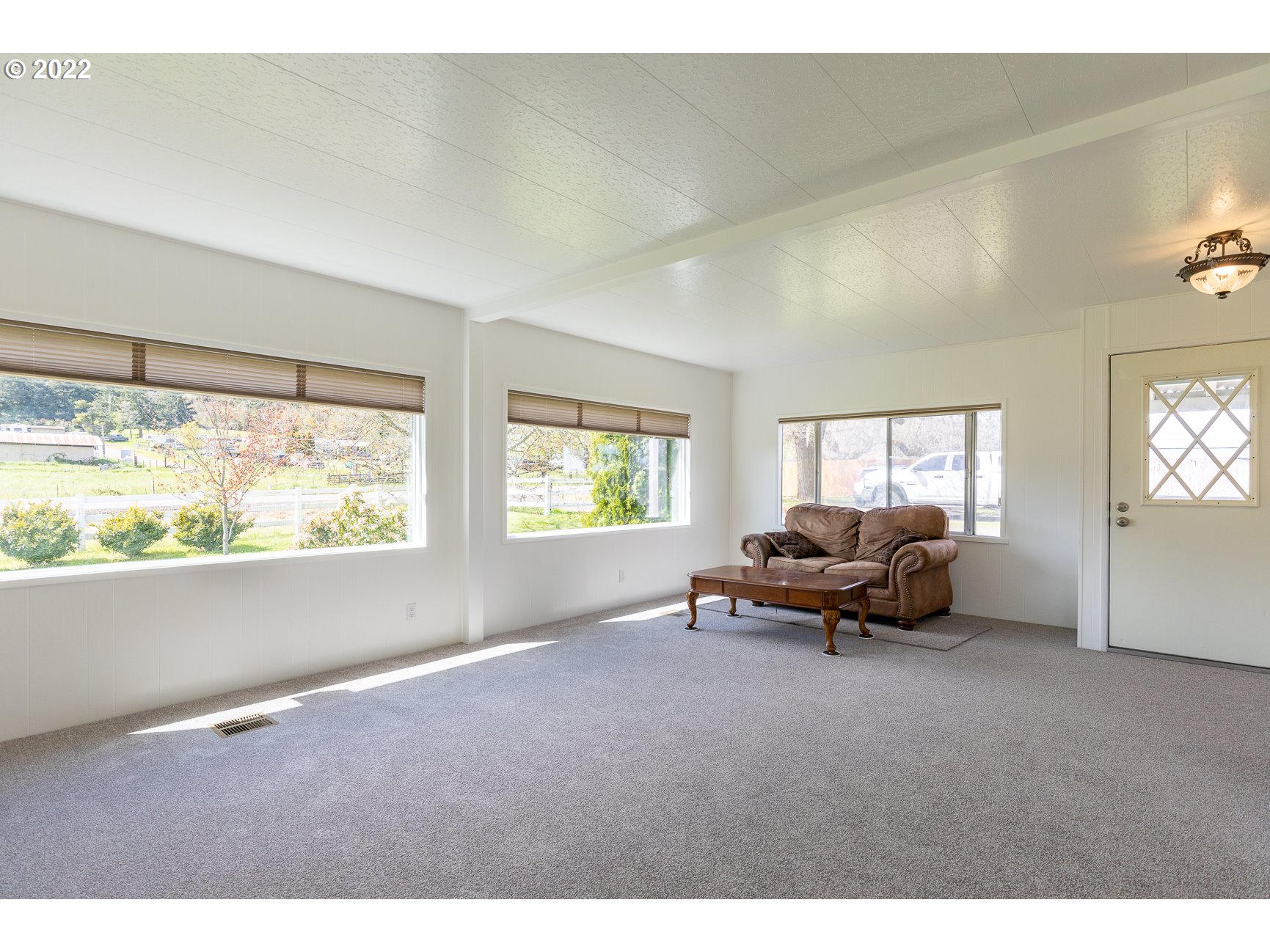 405 Eagle Valley Road Oakland, OR 97462 - Photo 3 of 32 Gallery Image 3