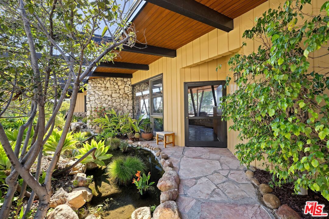 965 Stunt Road Calabasas, CA 91302 - Photo 5 of 67