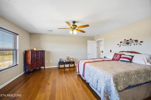 $649,000 | 116 Crosslake Lane, Dandridge, TN 37725