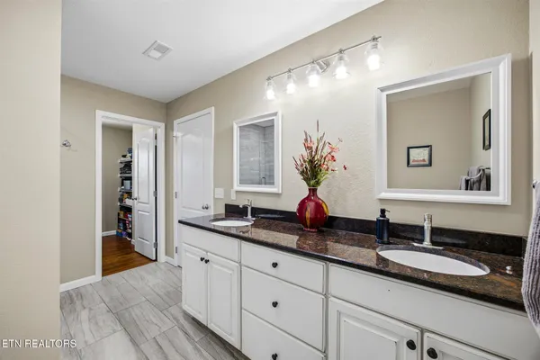 $649,000 | 116 Crosslake Lane, Dandridge, TN 37725