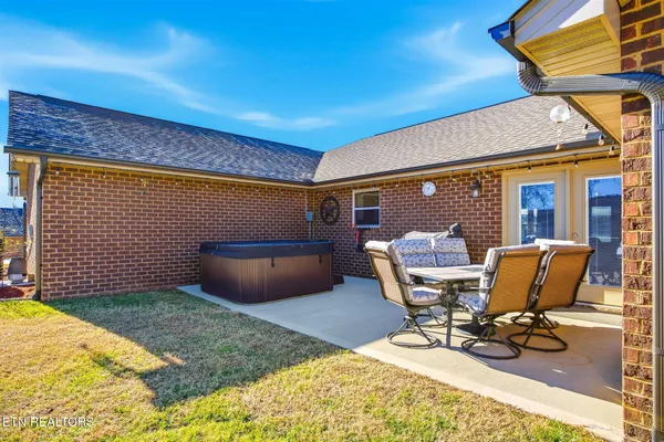 $649,000 | 116 Crosslake Lane, Dandridge, TN 37725