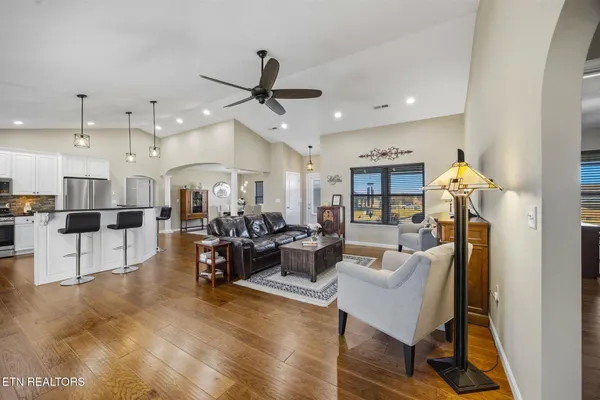 $649,000 | 116 Crosslake Lane, Dandridge, TN 37725