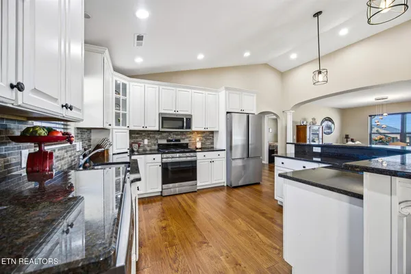 $649,000 | 116 Crosslake Lane, Dandridge, TN 37725