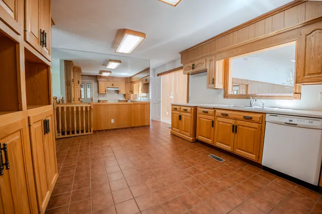 $297,900 | 106 Prairie Avenue, White Pigeon, MI 49099