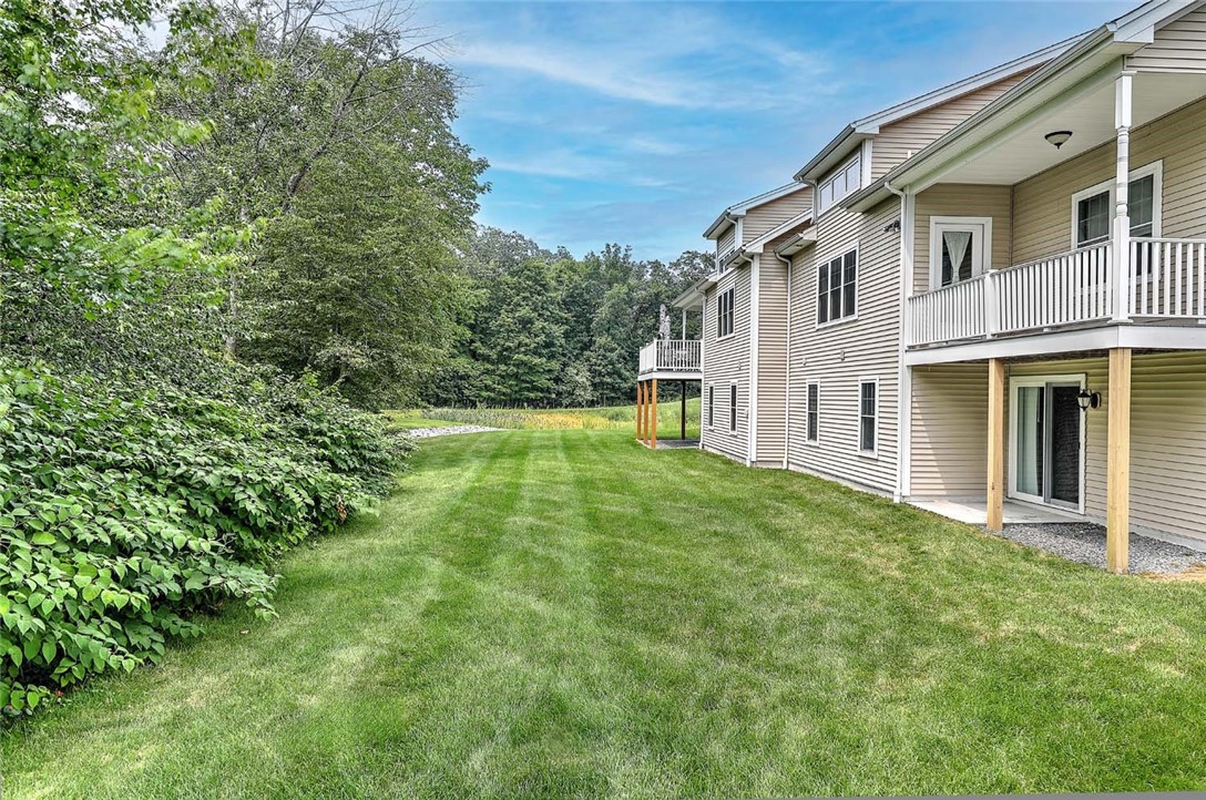 500 Mendon Road, Unit 423 Cumberland, RI 02864 - Photo 12 of 41 Backyard