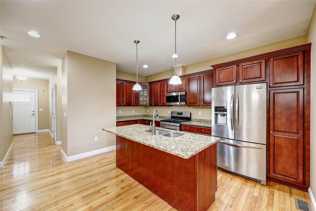 500 Mendon Road, Unit 423 Cumberland, RI 02864 - Photo 15 of 41 Kitchen