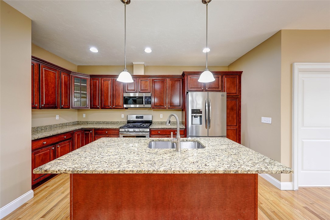 500 Mendon Road, Unit 423 Cumberland, RI 02864 - Photo 16 of 41 Kitchen