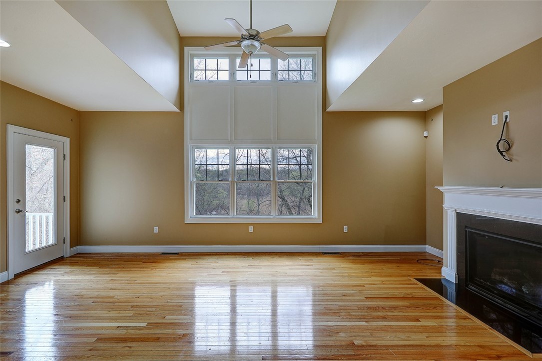 500 Mendon Road, Unit 423 Cumberland, RI 02864 - Photo 26 of 41 Living room