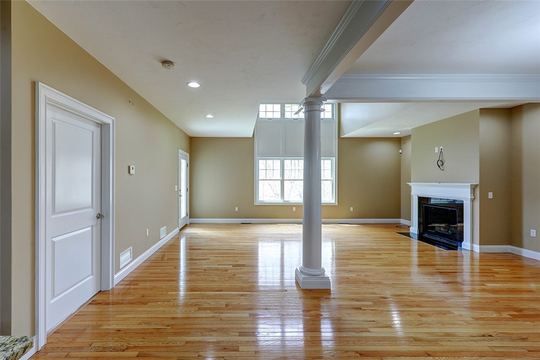 500 Mendon Road, Unit 423 Cumberland, RI 02864 - Photo 28 of 41 Living/Dining room