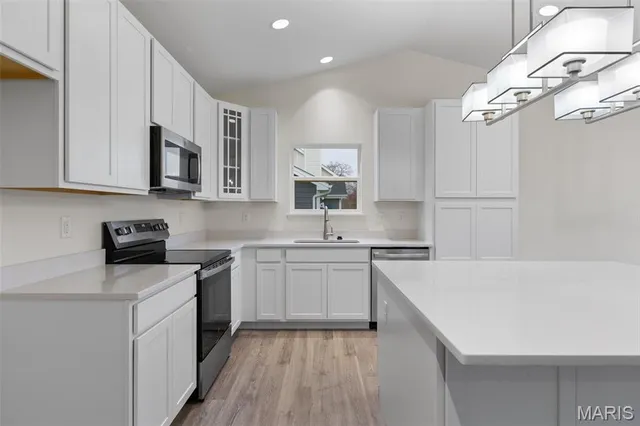 $469,635 | 1145 Bloomfield Drive, Eureka, MO 63025