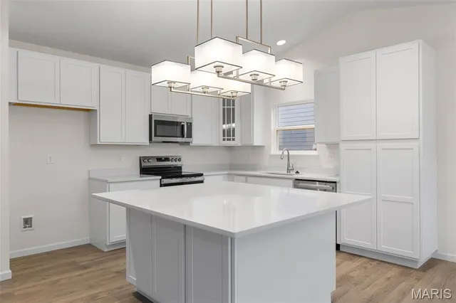 $469,635 | 1145 Bloomfield Drive, Eureka, MO 63025