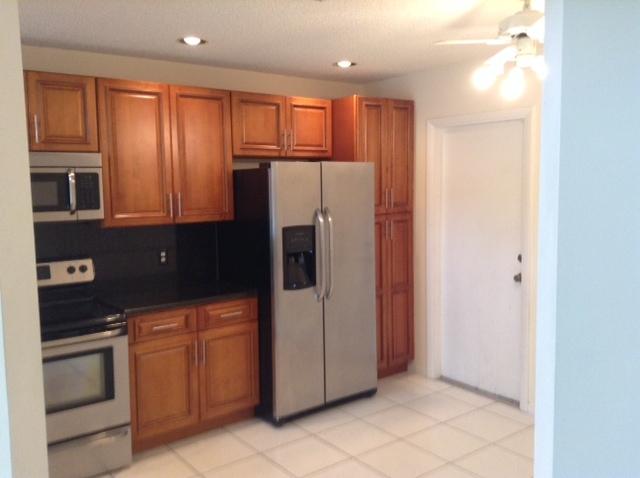 10414 Lake Vista Circle Boca Raton, FL 33498 - Photo 3 of 17 photo 3 (5)
