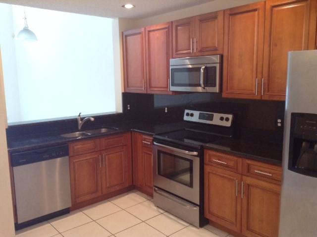 10414 Lake Vista Circle Boca Raton, FL 33498 - Photo 4 of 17 photo 4 (5)