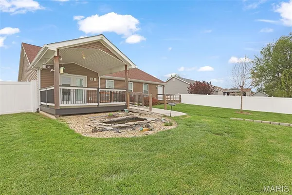 $330,000 | 117 Garrettford Drive, Bethalto, IL 62010