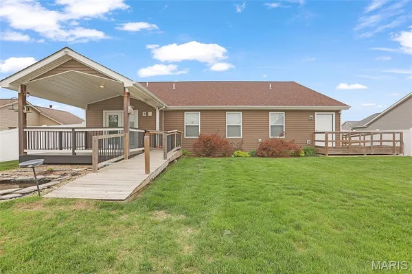 $330,000 | 117 Garrettford Drive, Bethalto, IL 62010