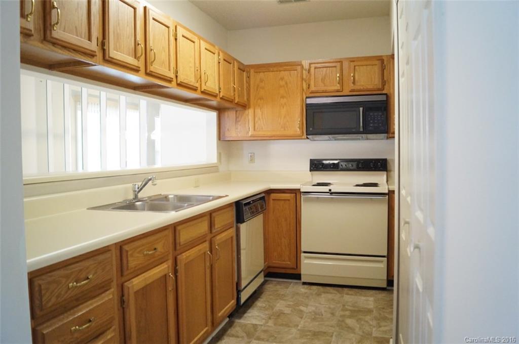 19823 Henderson Road, Unit M Cornelius, NC 28031 - Photo 5 of 24 Gallery Image 5