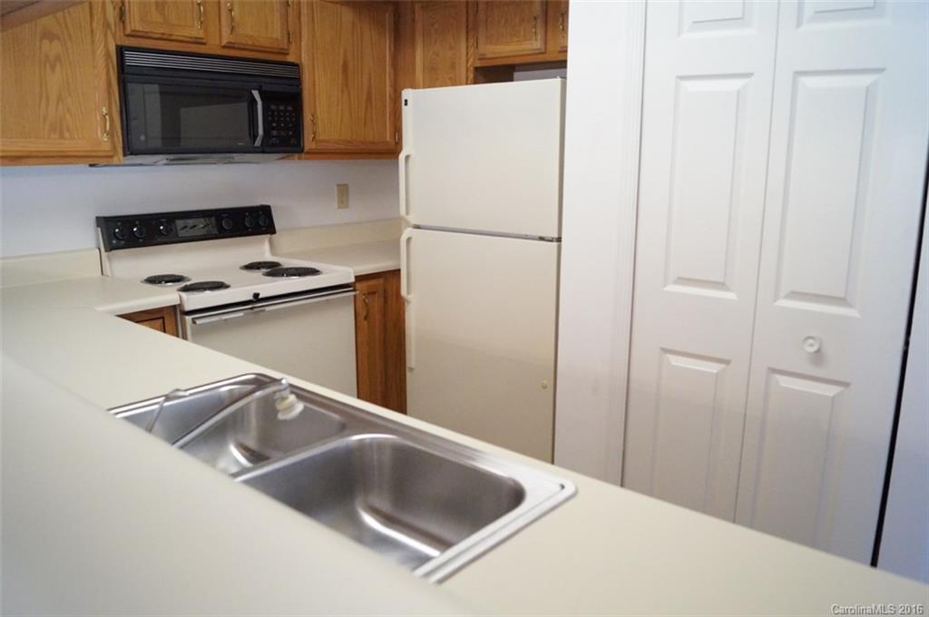 19823 Henderson Road, Unit M Cornelius, NC 28031 - Photo 6 of 24 Gallery Image 6