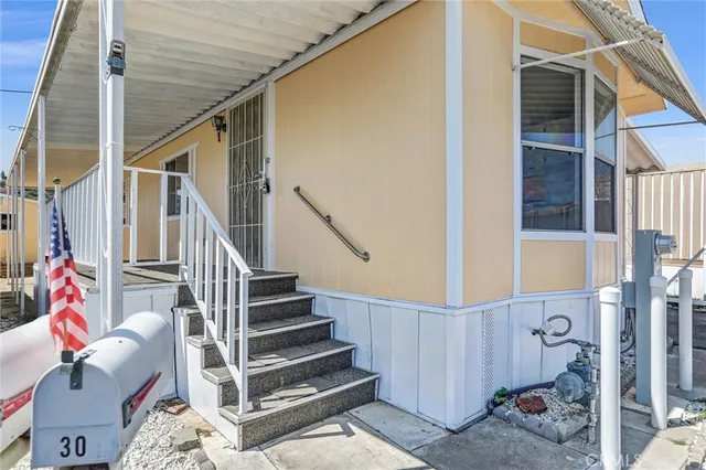 a view of entryway with a front door