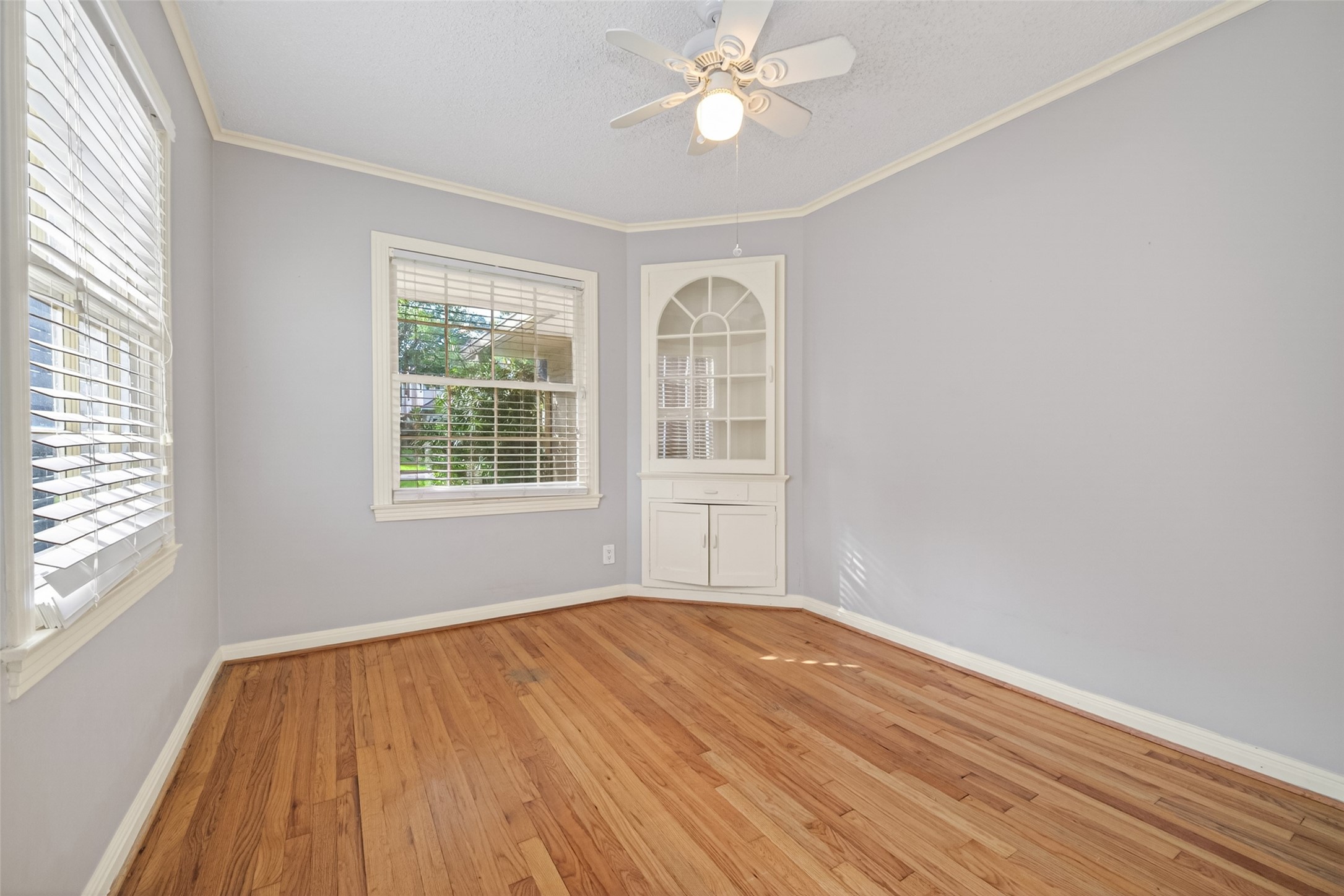 3731 Drake Street Houston, TX 77005 - Photo 4 of 36