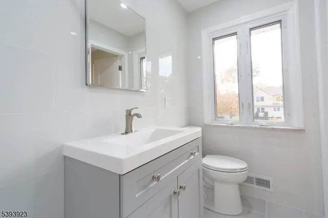 $1,080,000 | 23 Winans Road, Livingston, NJ 07039