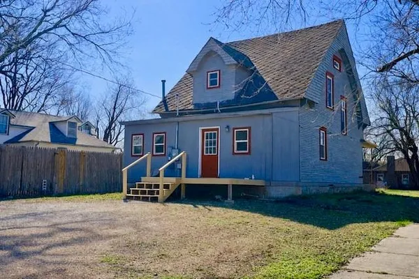 $129,900 | 802 Sycamore Street, Humboldt, KS 66748