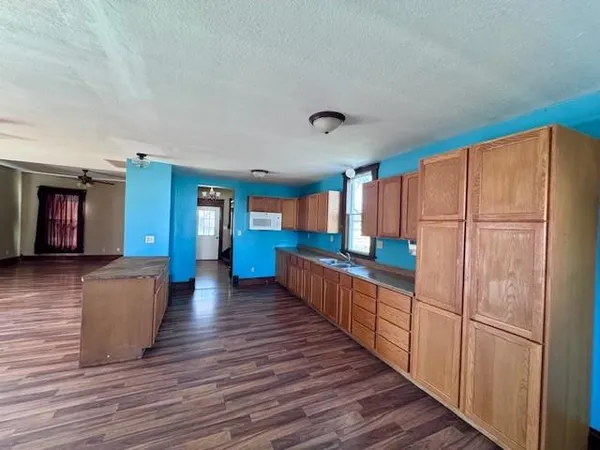 $129,900 | 802 Sycamore Street, Humboldt, KS 66748