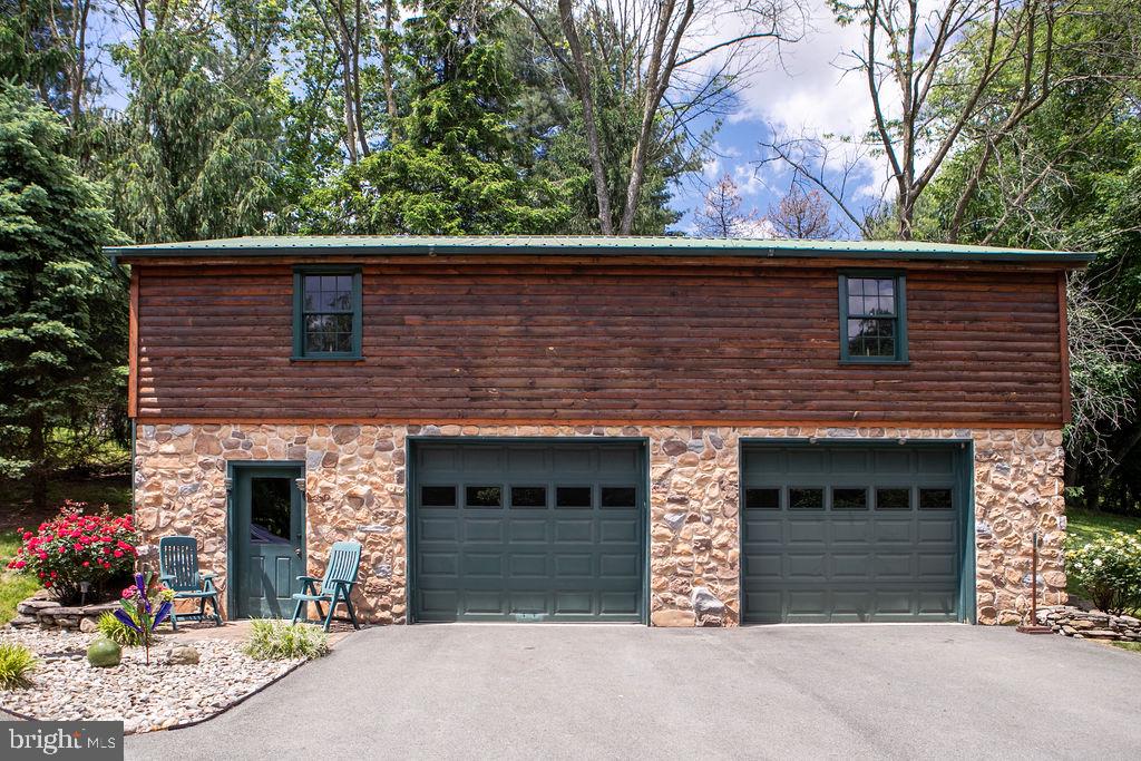 6274 Dark Hollow Road York, PA 17406 - Photo 3 of 103 Gallery Image 3