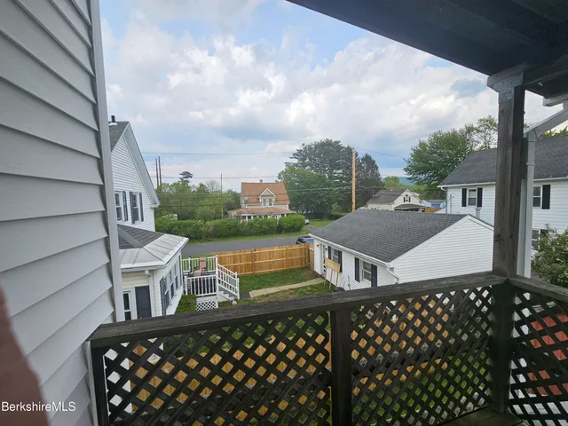$1,100 | 146 Parkside Avenue, Unit 2, Pittsfield, MA 01201