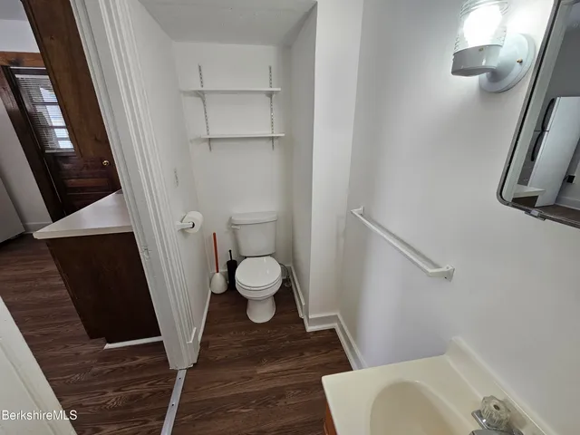 $1,100 | 146 Parkside Avenue, Unit 2, Pittsfield, MA 01201