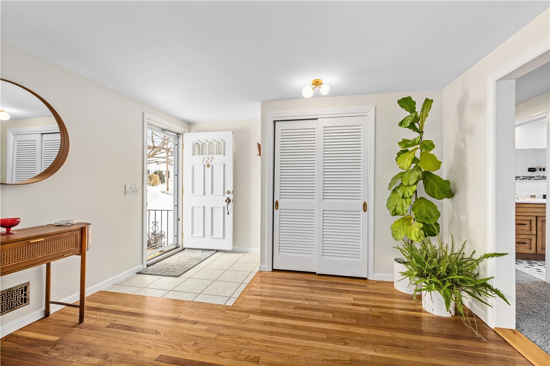 127 Dellwood Road Cranston, RI 02920 - Photo 5 of 47 spacious front entry