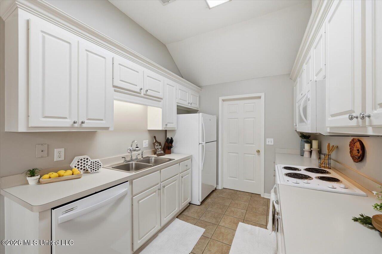 403 Oak Bend Brandon, MS 39047 - Photo 5 of 21 10-403 Oak Bend _ Home Tours MS