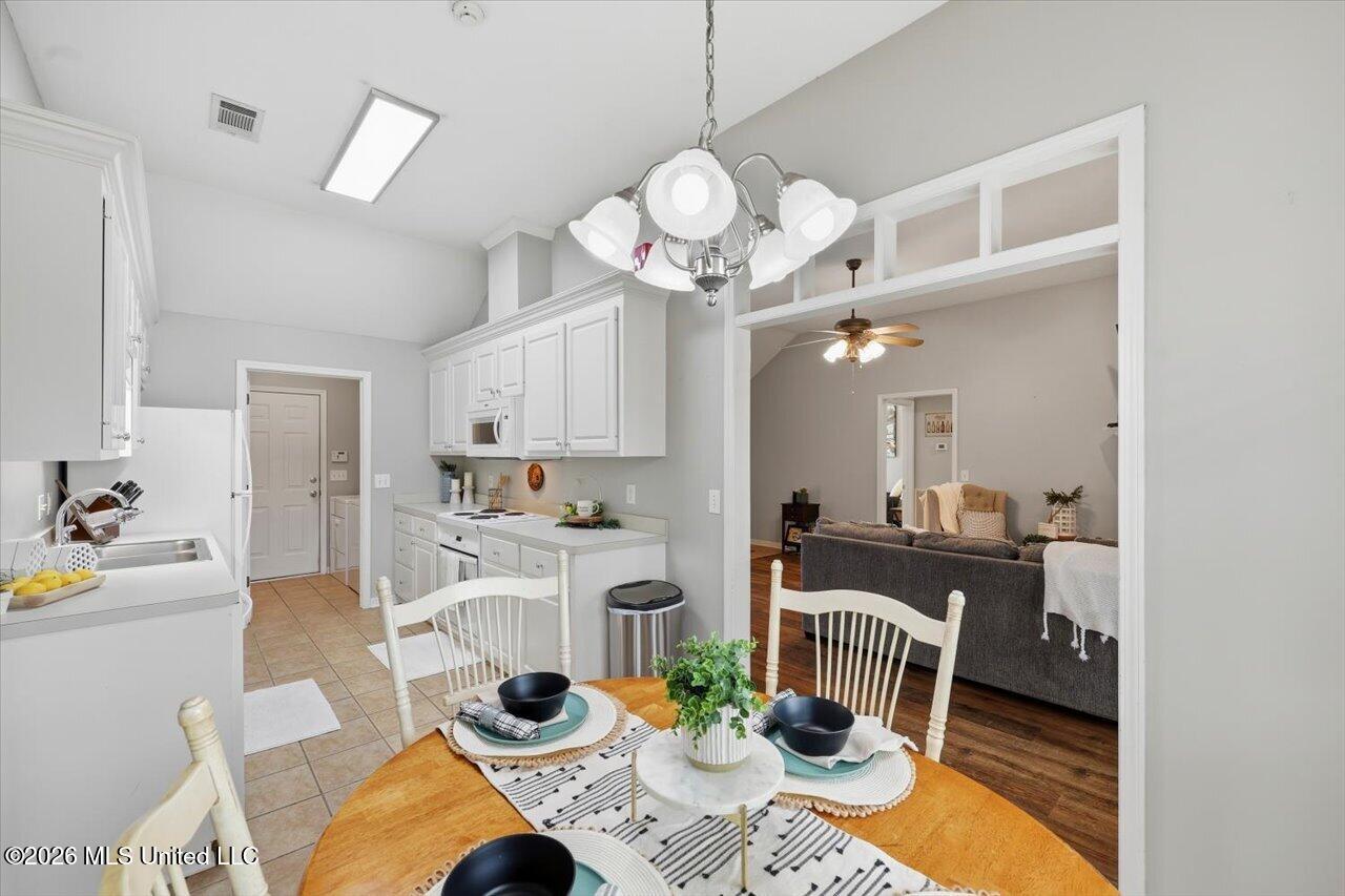 403 Oak Bend Brandon, MS 39047 - Photo 8 of 21 15-403 Oak Bend _ Home Tours MS