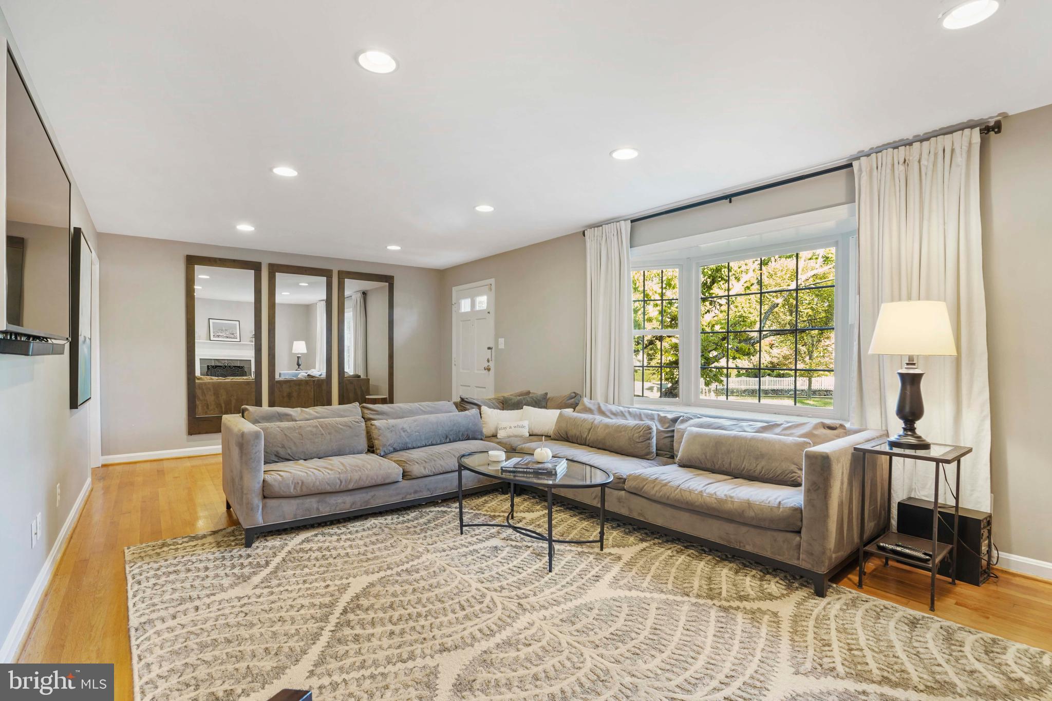 3616 North Glebe Road Arlington, VA 22207 - Photo 3 of 33