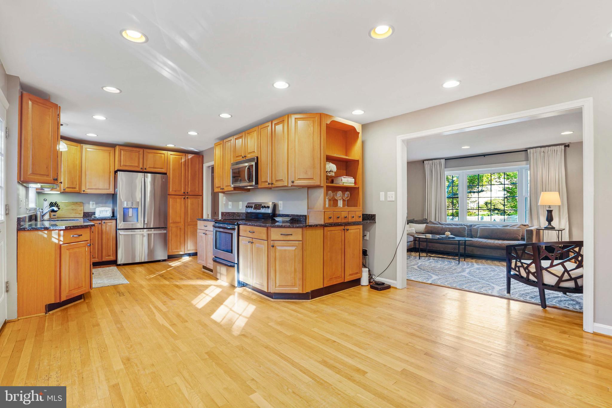 3616 North Glebe Road Arlington, VA 22207 - Photo 7 of 33