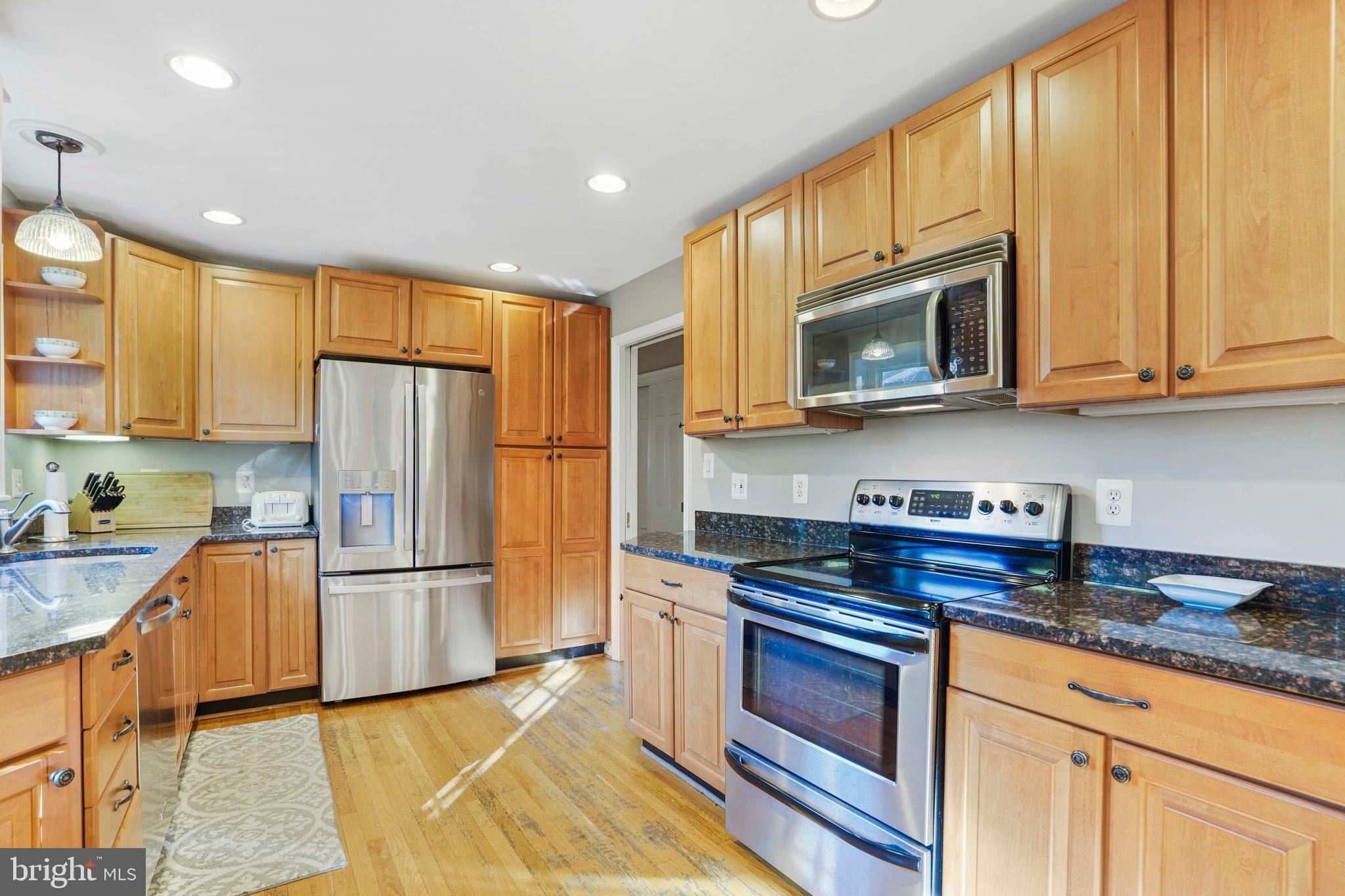 3616 North Glebe Road Arlington, VA 22207 - Photo 8 of 33