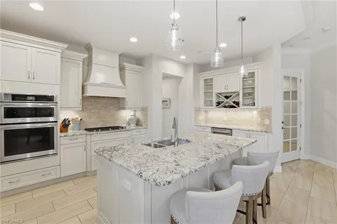 $1,175,000 | 16378 Viansa Way, Unit 202, Naples, FL 34110