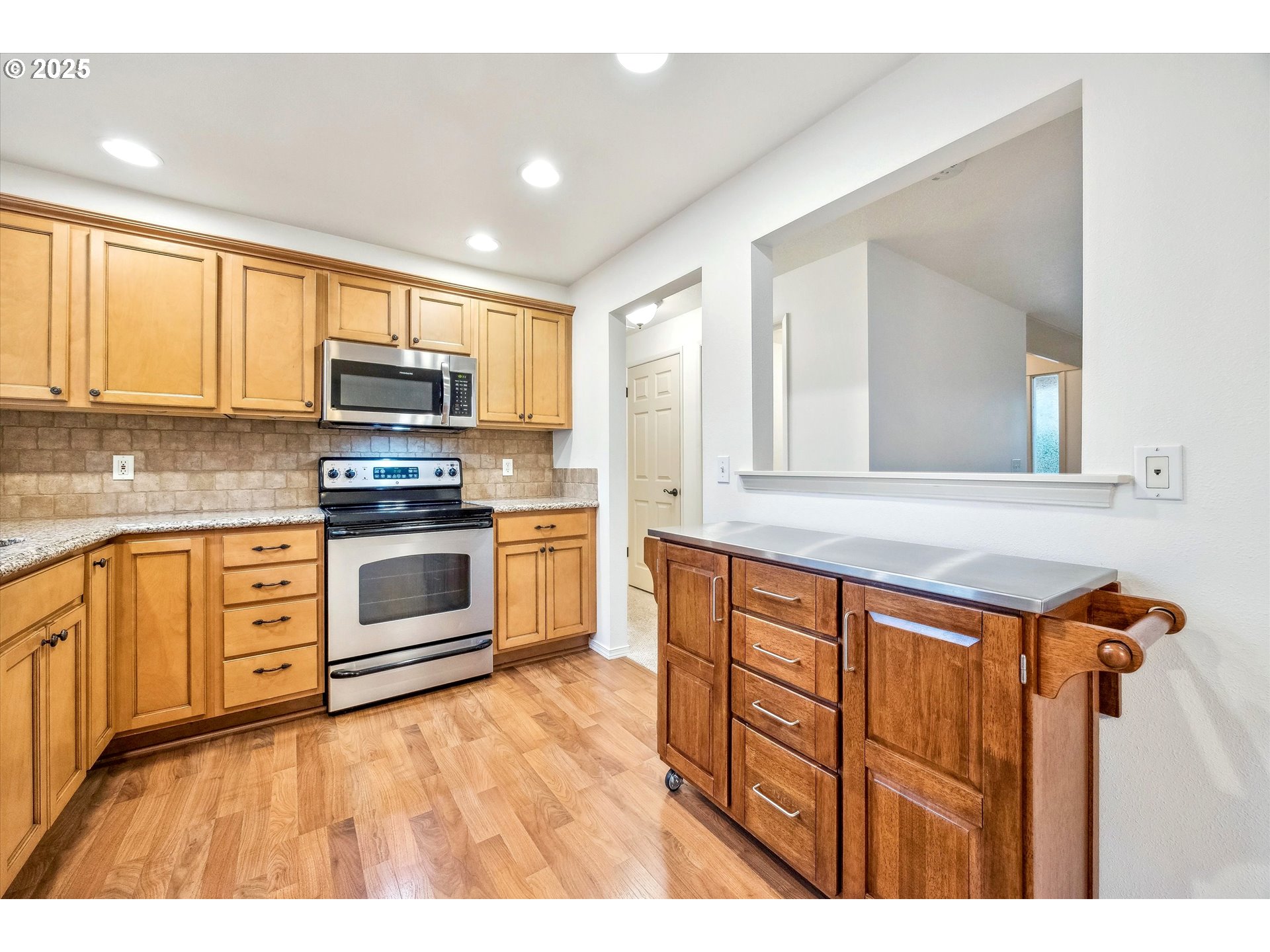 4885 Southwest Normandy Place Beaverton, OR 97005 - Photo 17 of 39 Kitchen