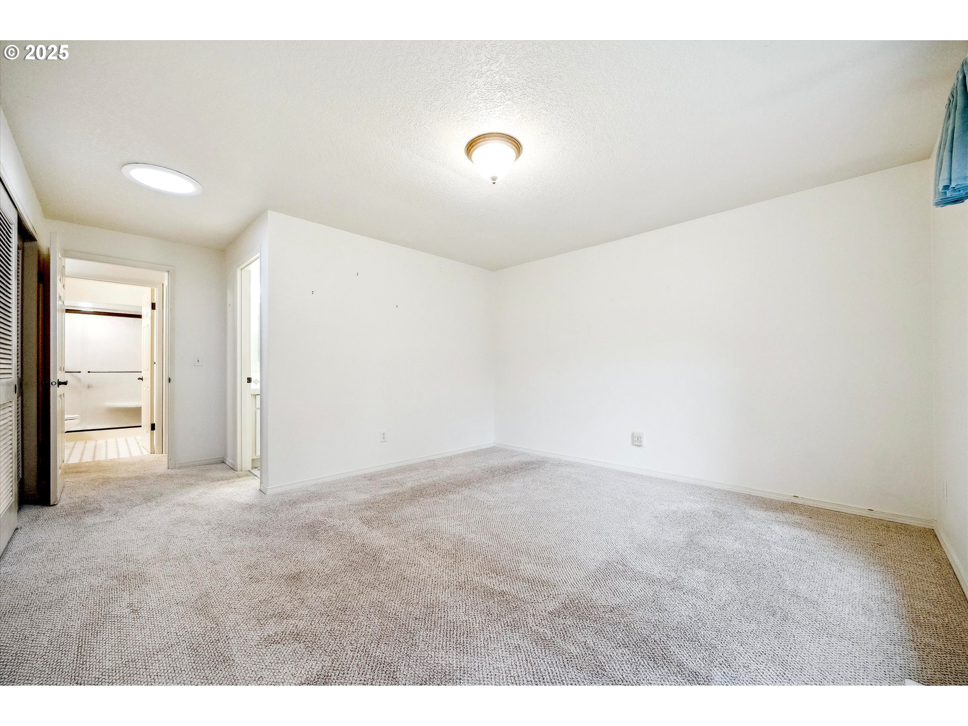 4885 Southwest Normandy Place Beaverton, OR 97005 - Photo 20 of 39 Primary Bedroom