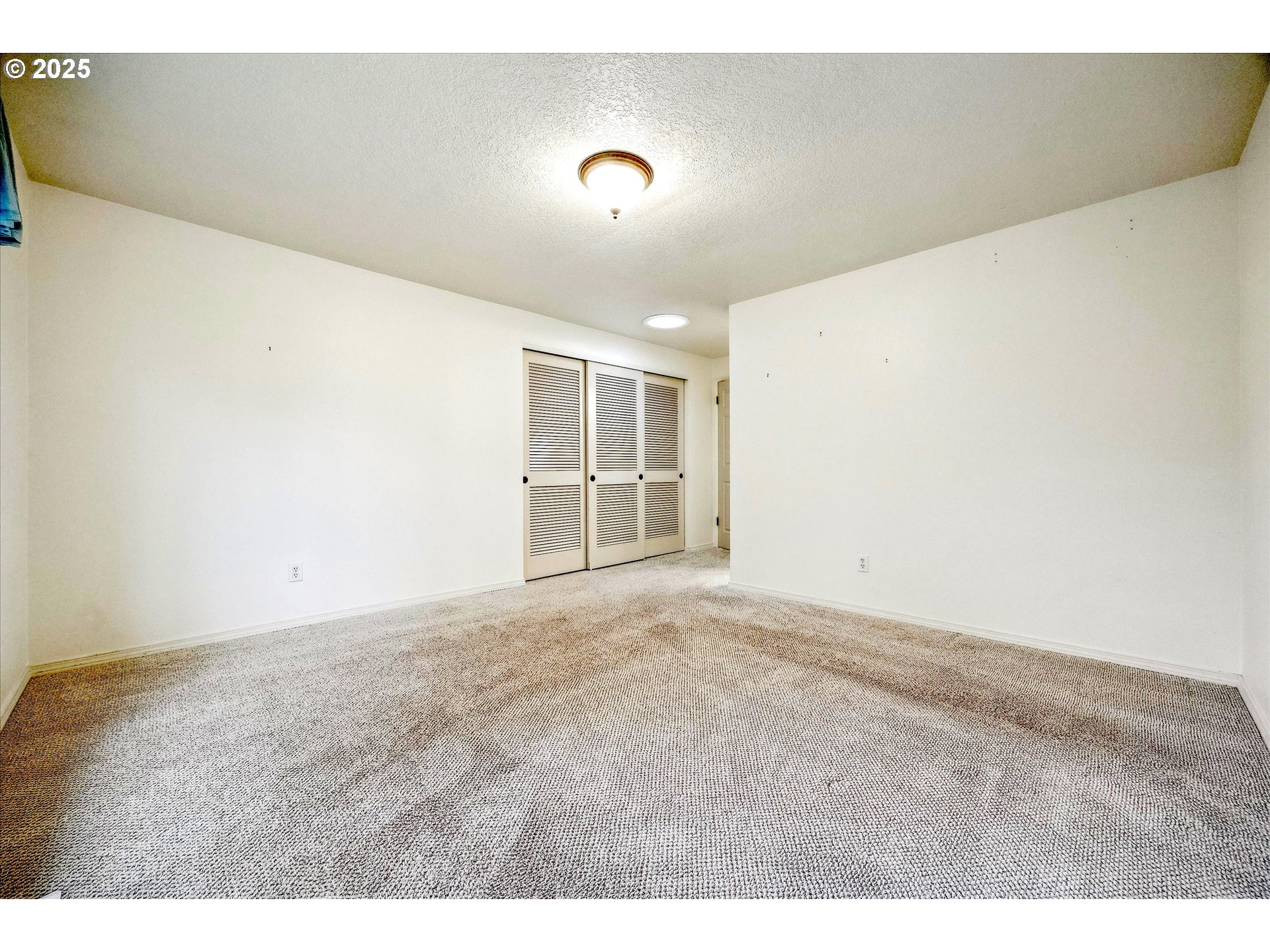 4885 Southwest Normandy Place Beaverton, OR 97005 - Photo 21 of 39 Primary Bedroom