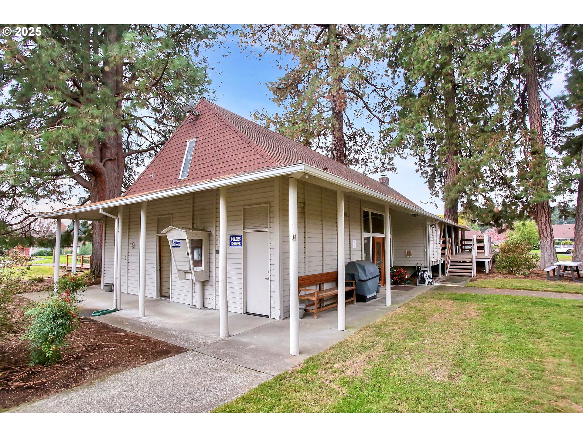 4885 Southwest Normandy Place Beaverton, OR 97005 - Photo 36 of 39 Community Recreation Center