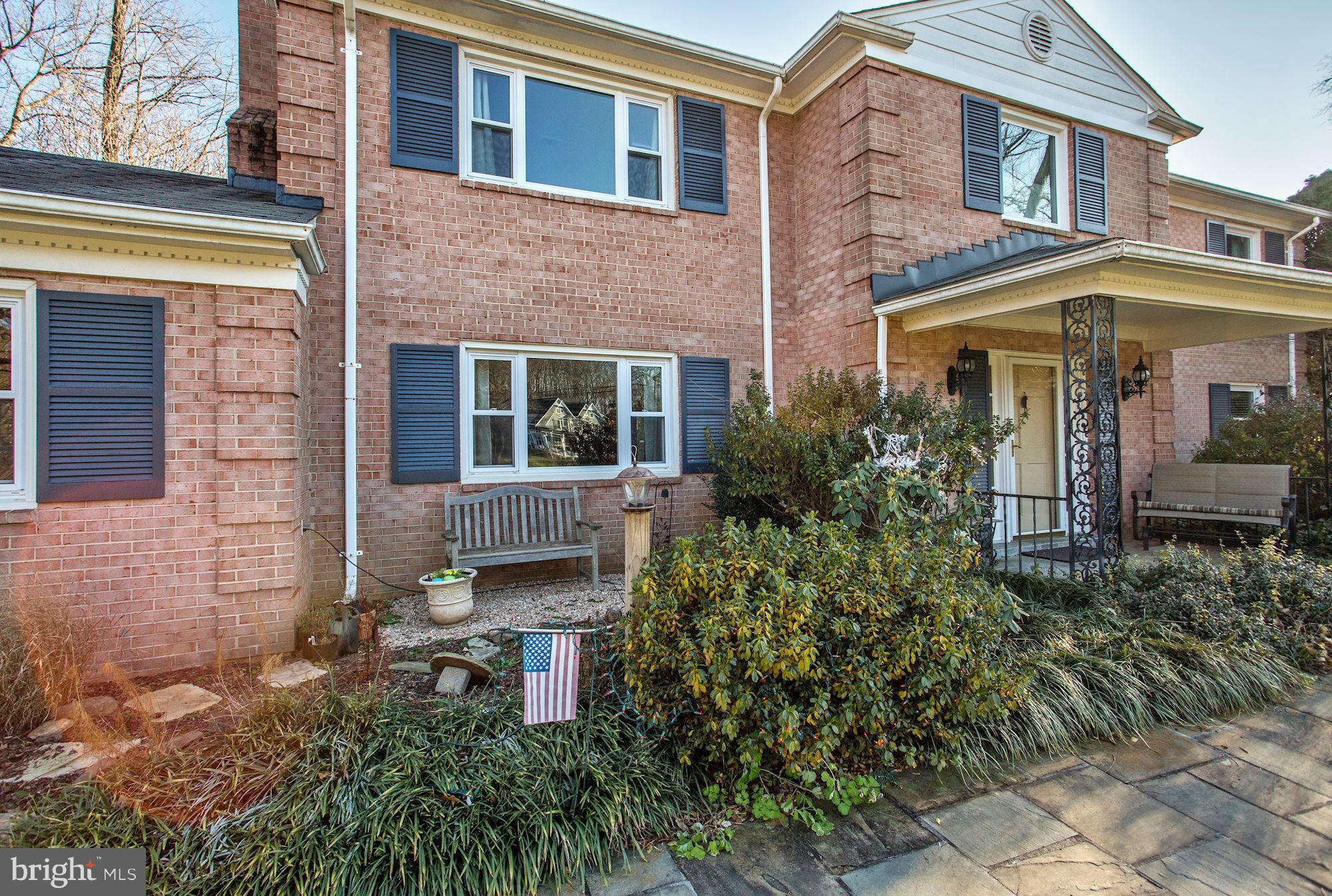 10009 Coach Road Vienna, VA 22181 - Photo 3 of 36 Gallery Image 3
