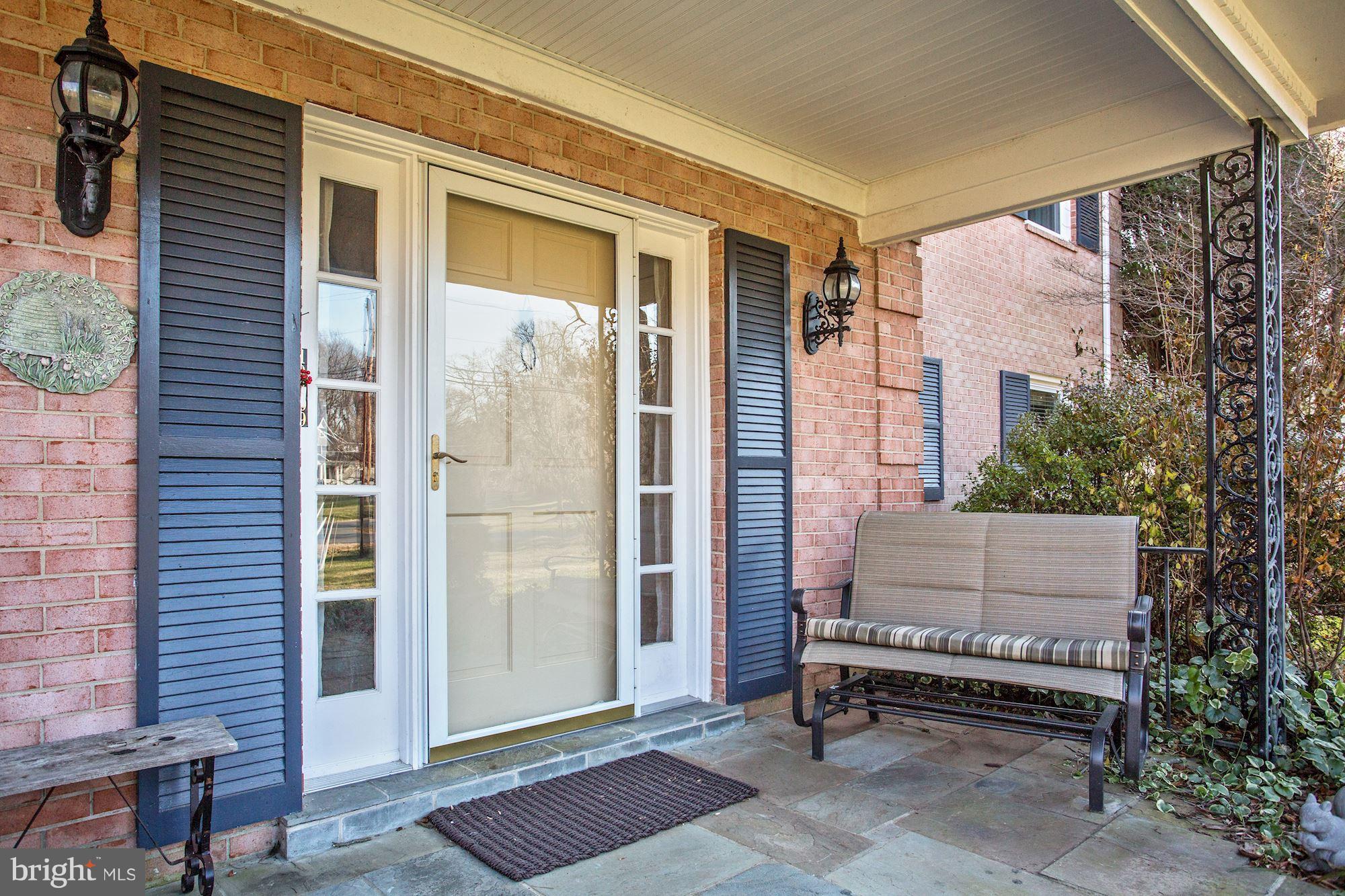 10009 Coach Road Vienna, VA 22181 - Photo 4 of 36 Gallery Image 4