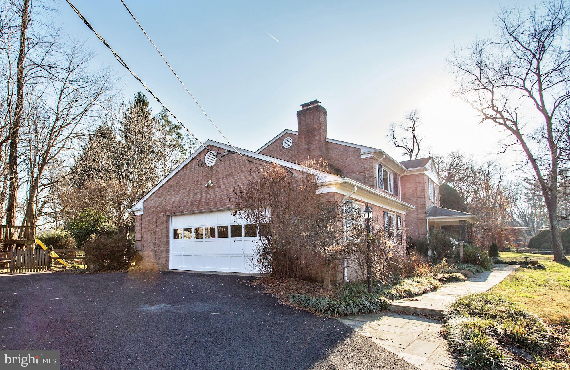 10009 Coach Road Vienna, VA 22181 - Photo 5 of 36 Gallery Image 5