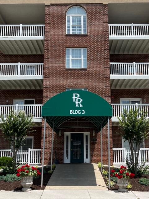 4444 Pheasant Ridge Road, Unit 202 Roanoke, VA 24014 - Photo 3 of 38 IMG_8570