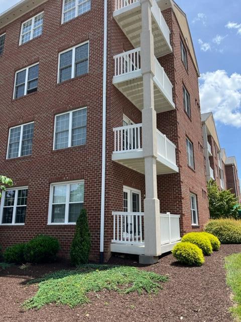 4444 Pheasant Ridge Road, Unit 202 Roanoke, VA 24014 - Photo 7 of 38 IMG_8575